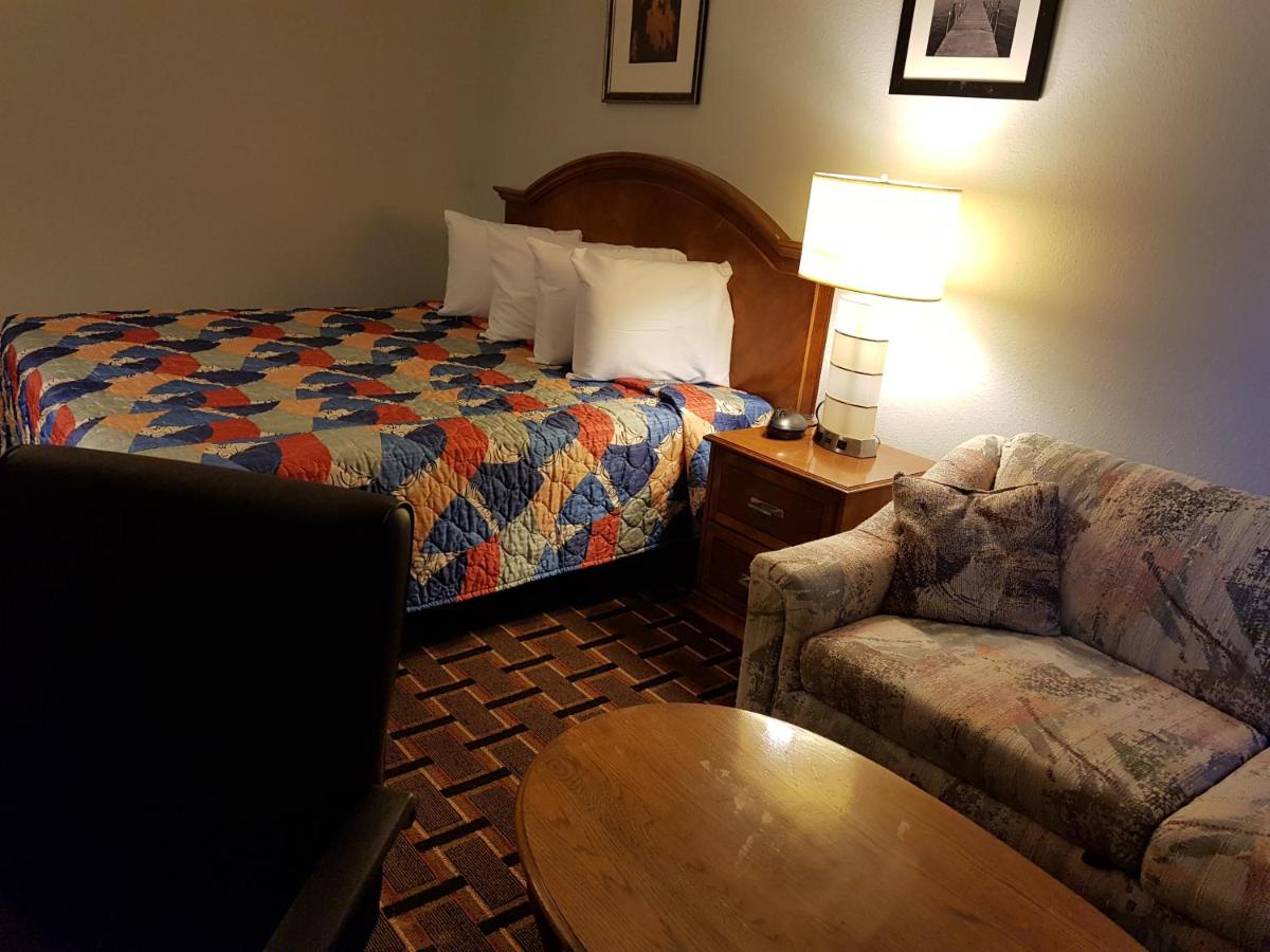 | Le Mars Inn and Suites