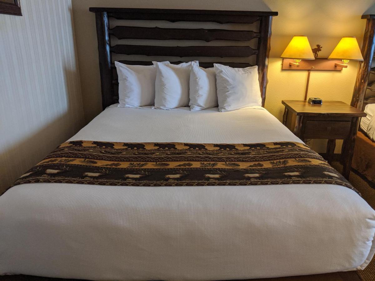  | Clubhouse Inn