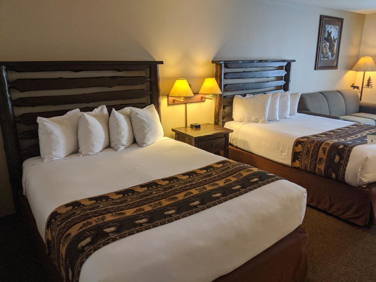  | Clubhouse Inn