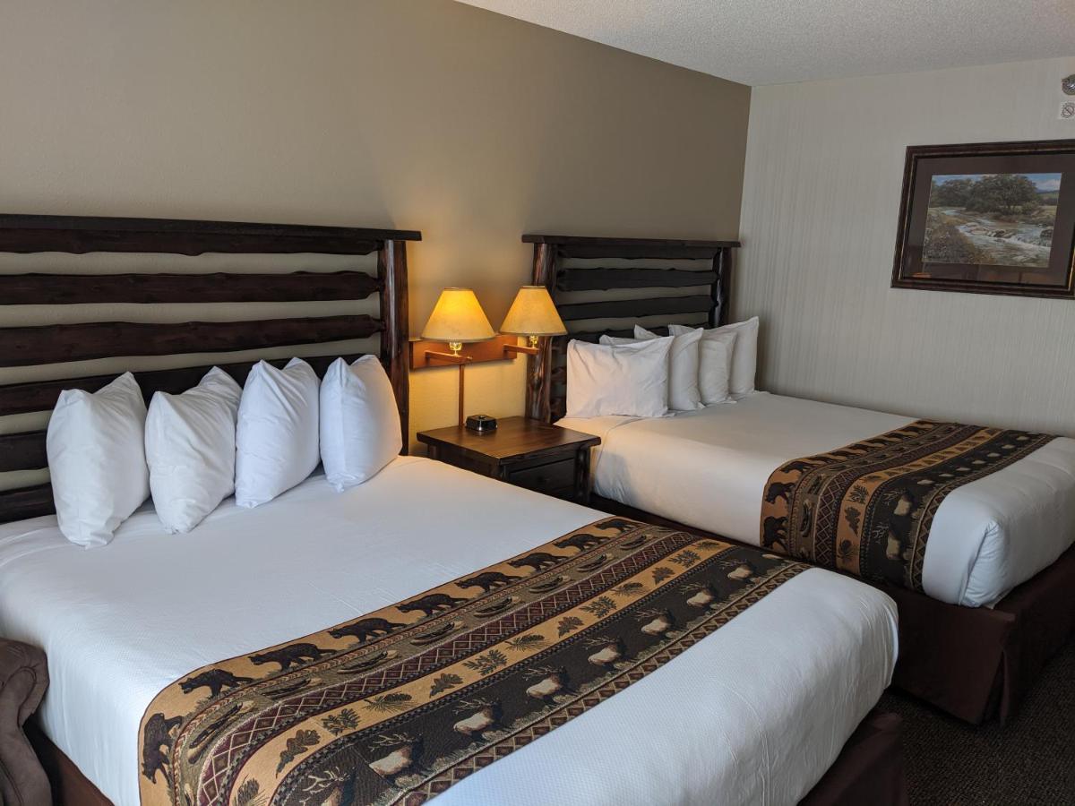 | Clubhouse Inn
