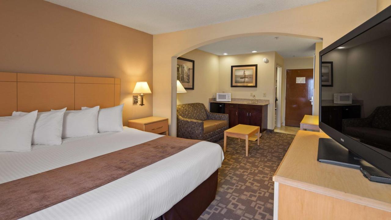 Junior King Suite at SureStay Plus Hotel by Best Western Roanoke Rapids I-95