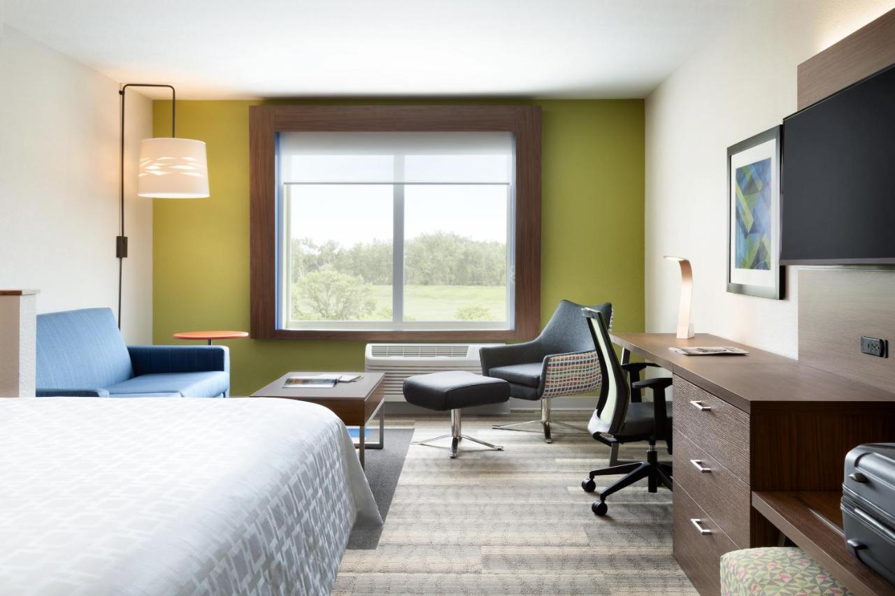| Holiday Inn Express Brooklyn - Kings Hwy, an IHG Hotel