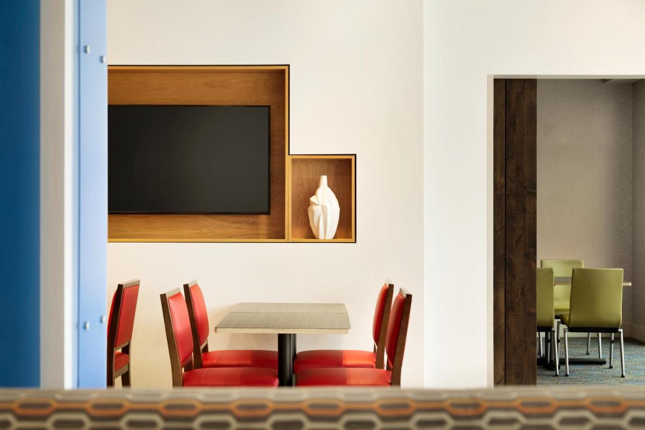 | Holiday Inn Express Brooklyn - Kings Hwy, an IHG Hotel