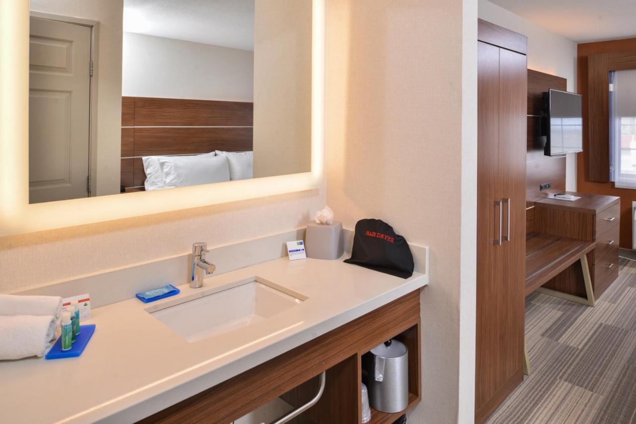  | Holiday Inn Express Westley, an IHG Hotel