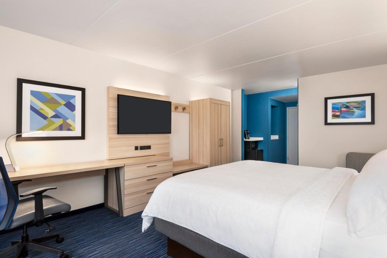 | Holiday Inn Express Dumfries-Quantico, an IHG Hotel