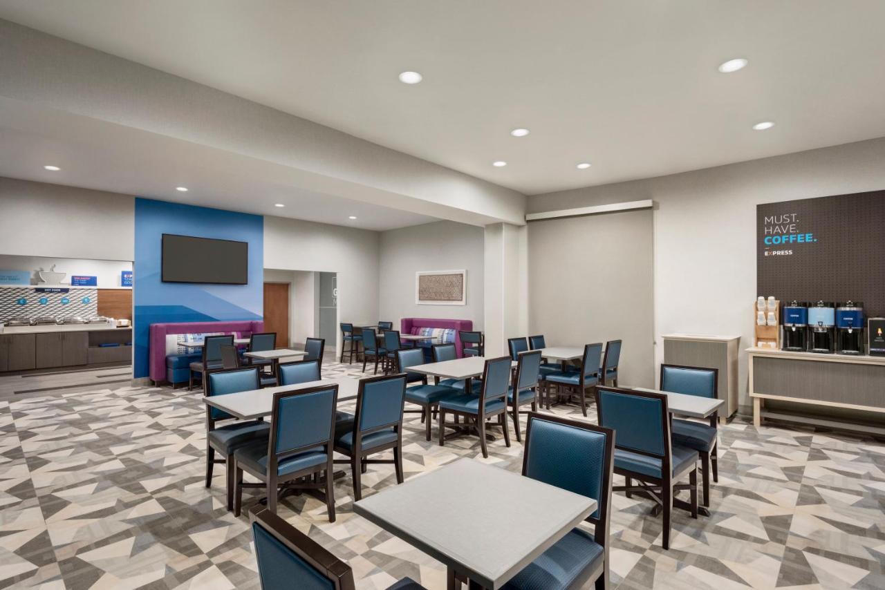 | Holiday Inn Express Dumfries-Quantico, an IHG Hotel
