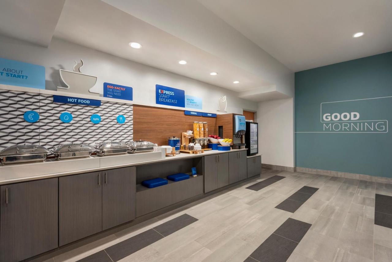Holiday Inn Express Dumfries-Quantico, an IHG Hotel