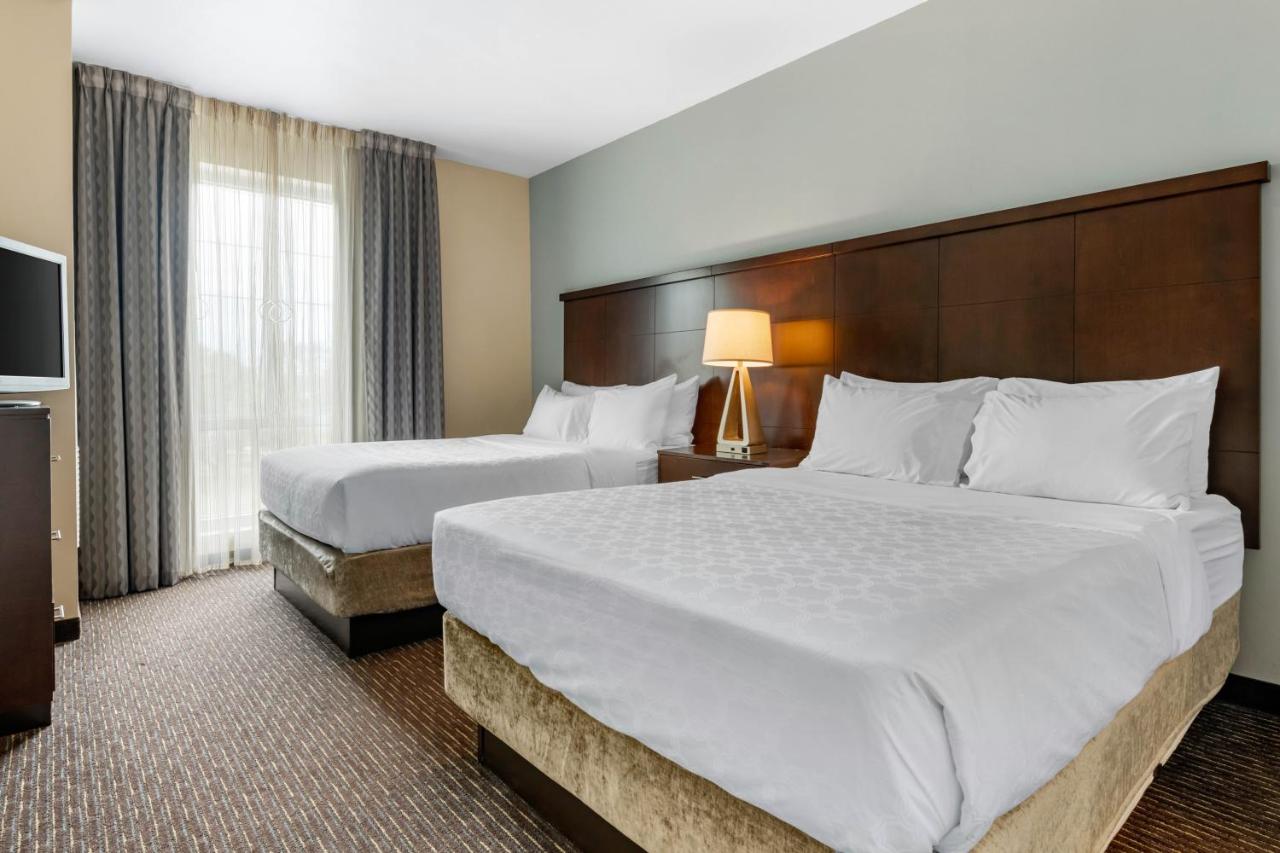 One-Bedroom Queen Suite - Hearing Accessible - Non-Smoking at Staybridge Suites St. Petersburg Downtown by IHG