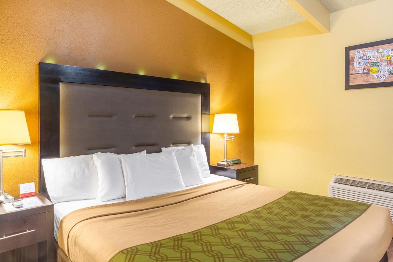 King Room with Balcony - Non-Smoking at Econo Lodge Clarks Summit - Scranton