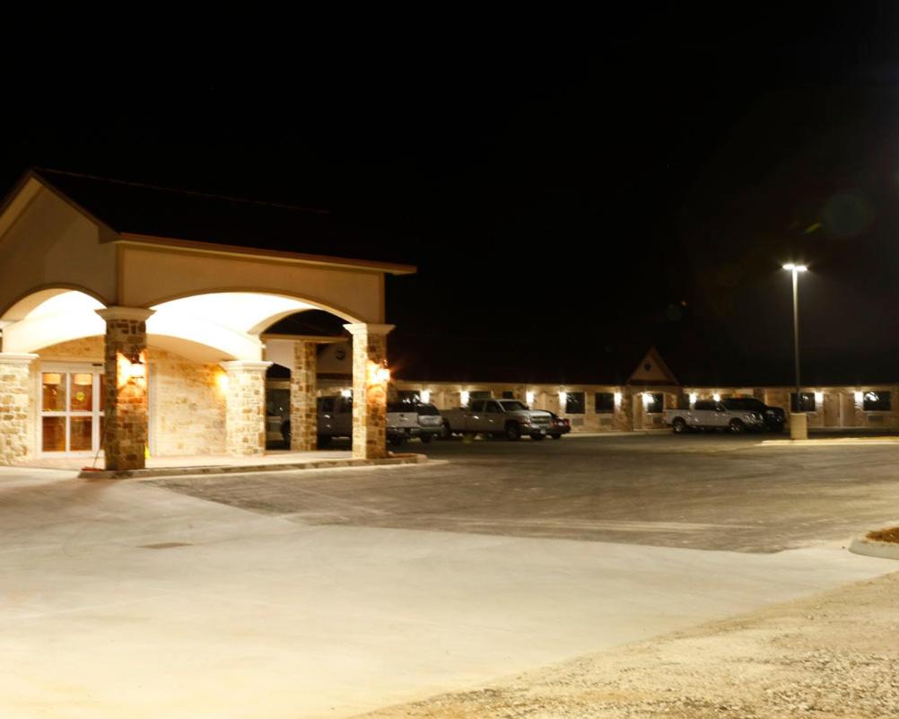 | Eagle Ford Inn
