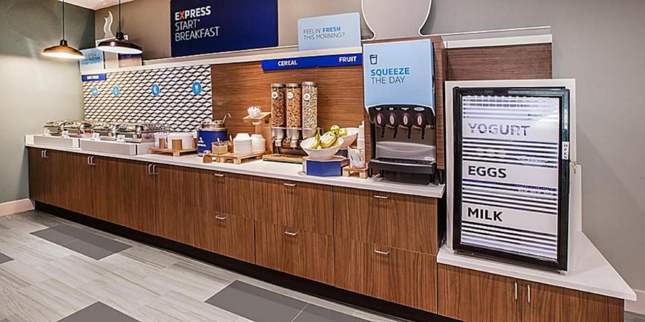 | Holiday Inn Express & Suites - Madison West - Middleton, an IHG Hotel