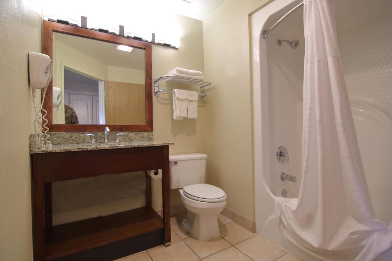 Superior Efficiency King Suite - Non-Smoking at Comfort Inn Richfield I-70