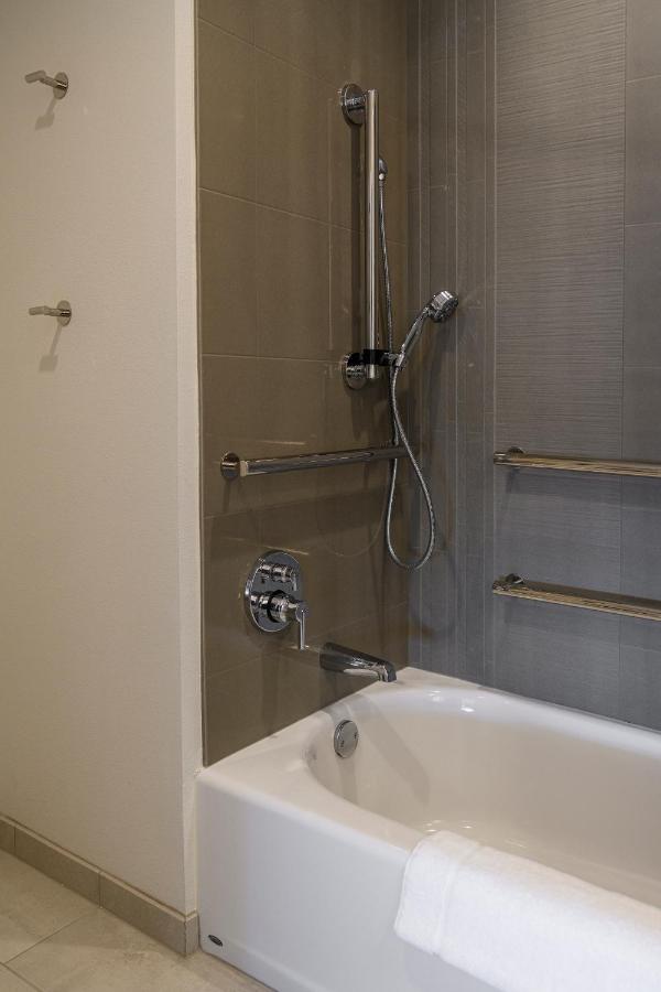 Room, 1 King Bed (Ada W/ Tub) at Hyatt Place Indianapolis / Fishers