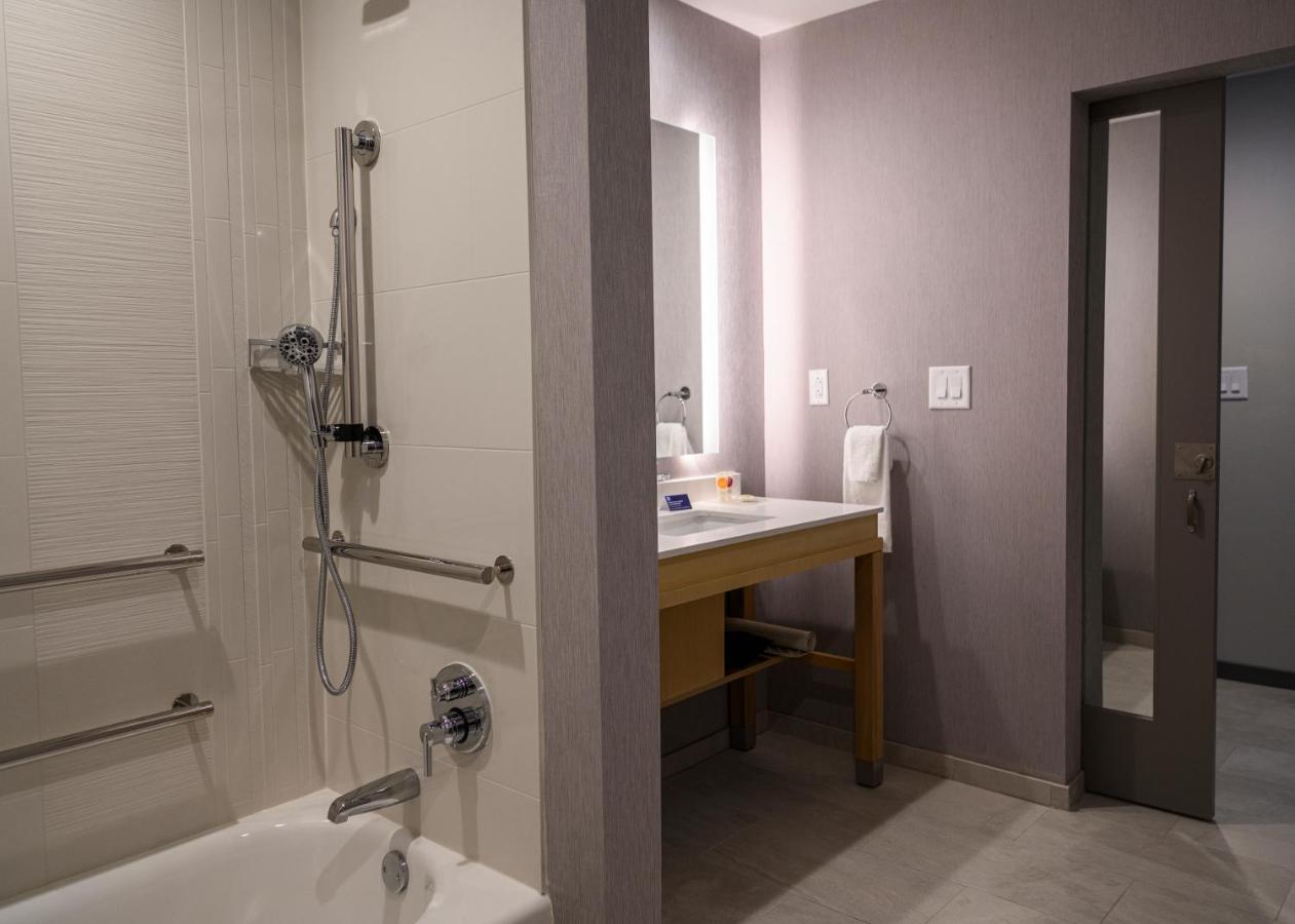 Room, 1 King Bed (Ada W/ Tub) at Hyatt Place Indianapolis / Fishers