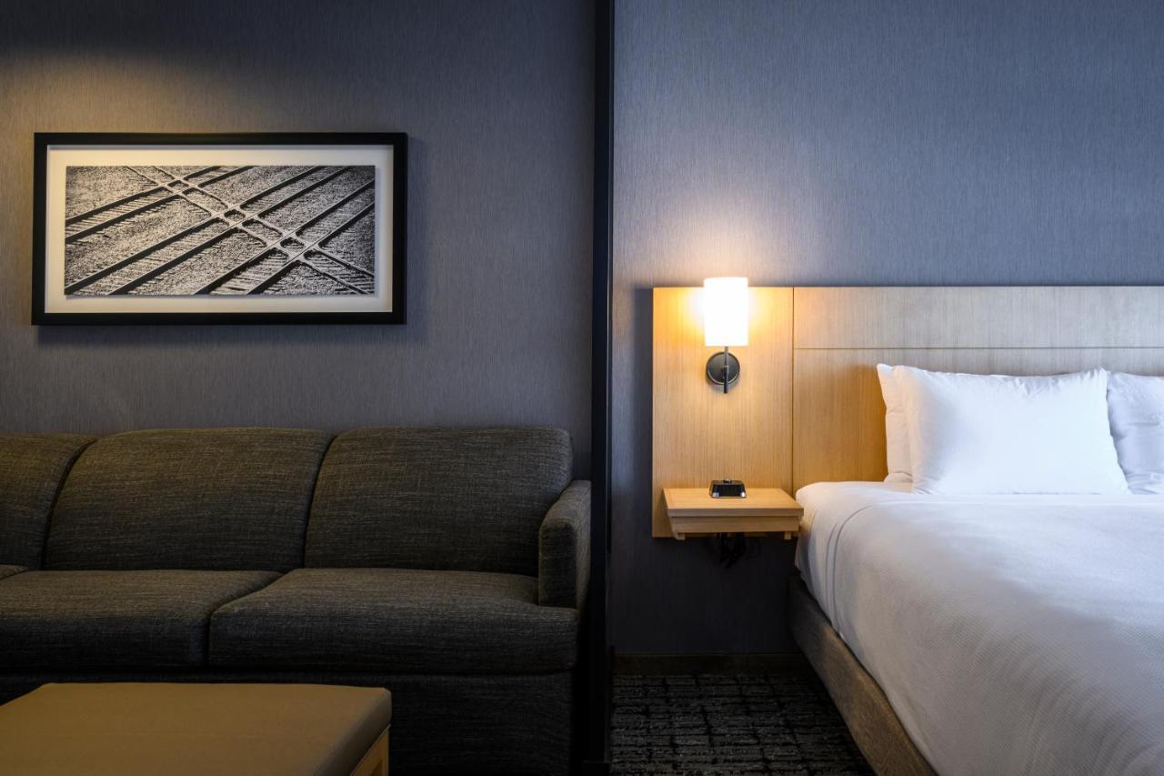 Room,1 King Bed (High Floor) at Hyatt Place Indianapolis / Fishers