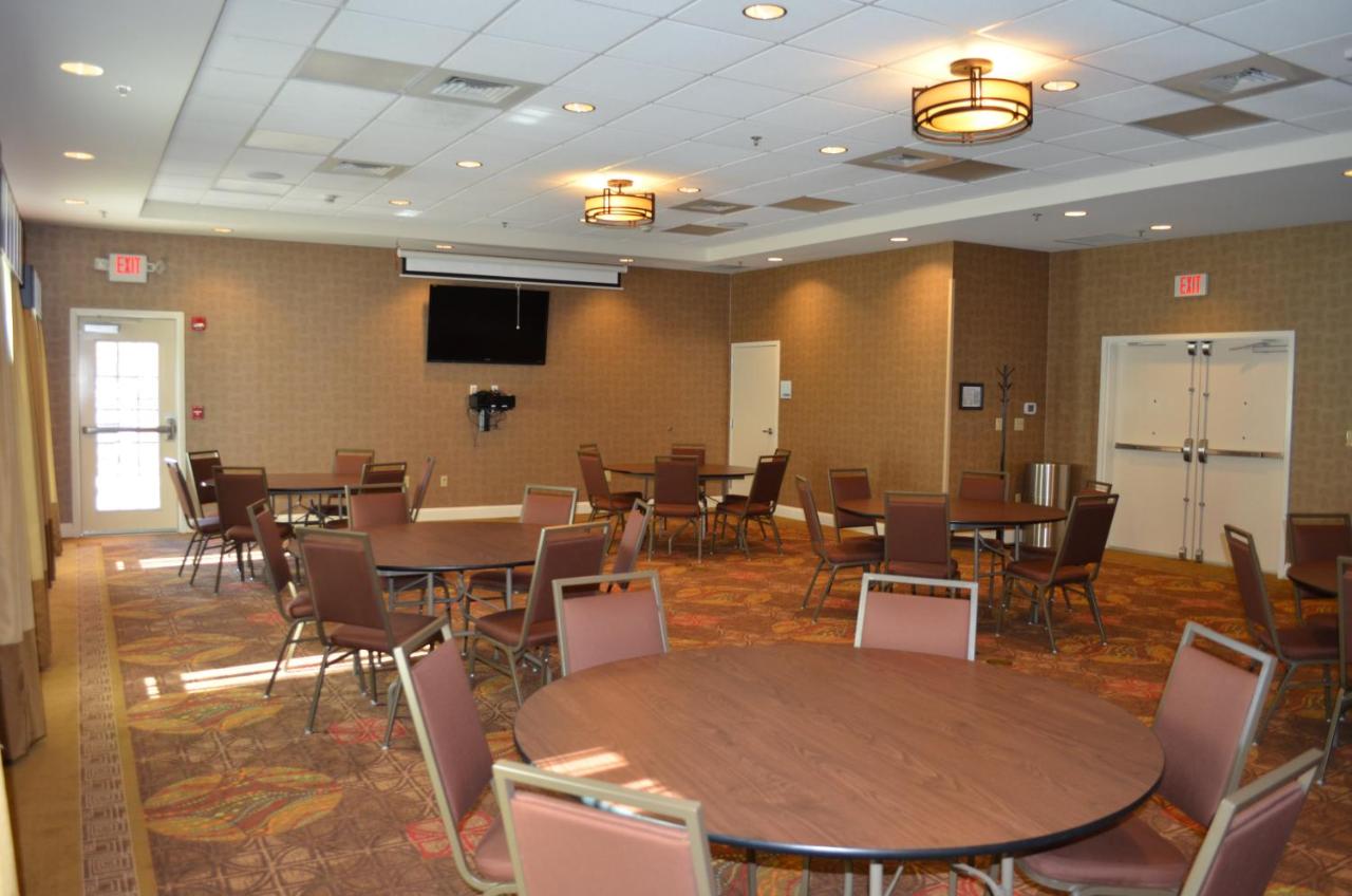  | Holiday Inn Express Hotel & Suites Smithfield - Selma I -95, an IHG Hotel
