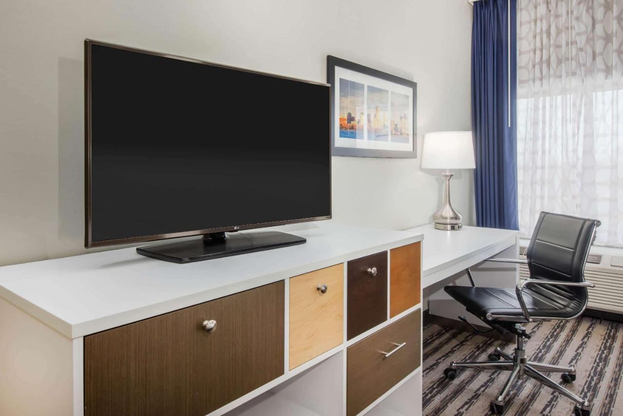 | La Quinta by Wyndham Buffalo Amherst