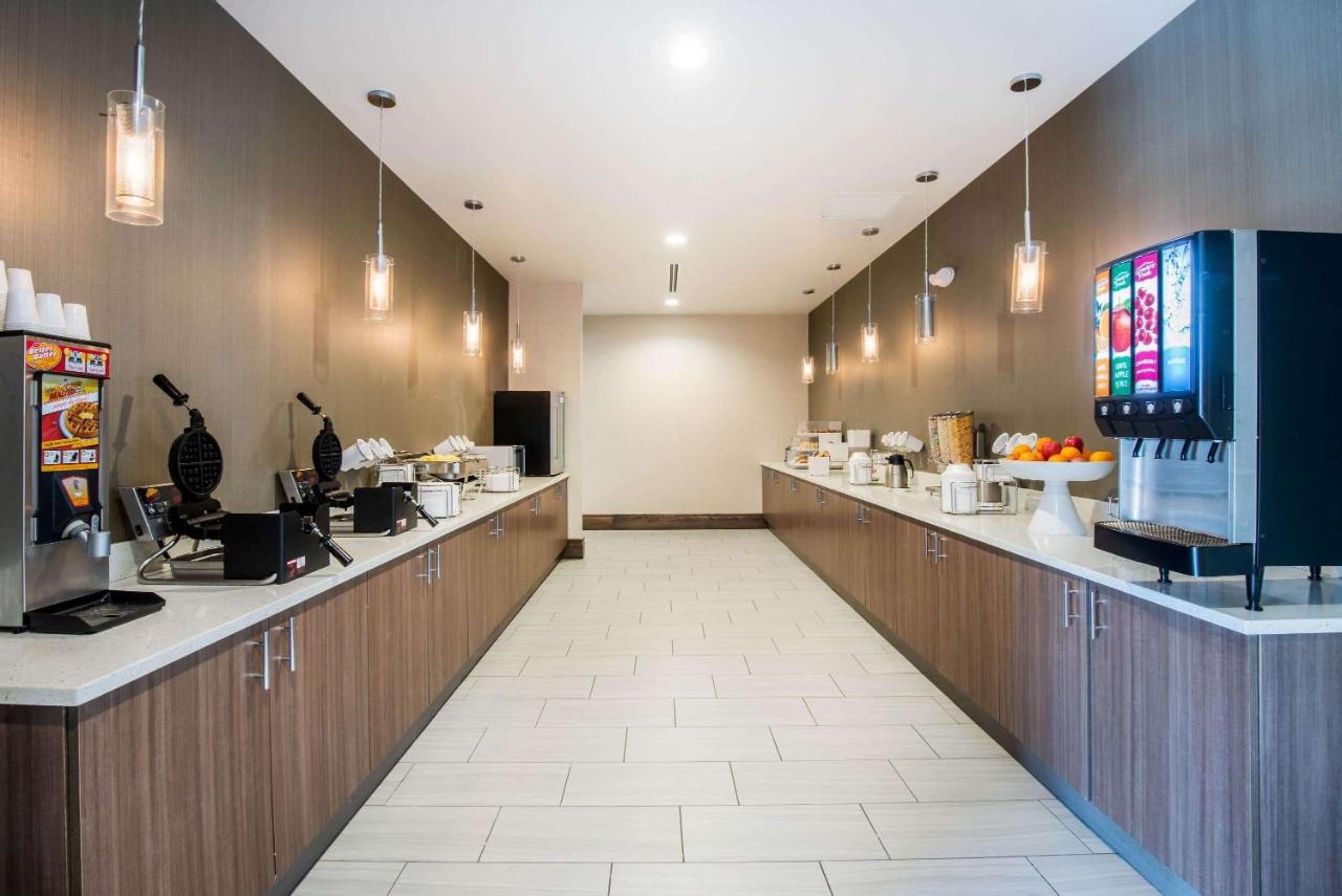 | La Quinta by Wyndham Buffalo Amherst