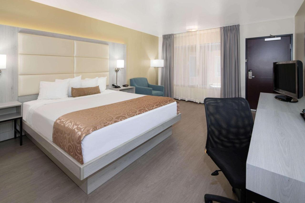 King Room - Non-Smoking at Ramada by Wyndham Burbank Airport