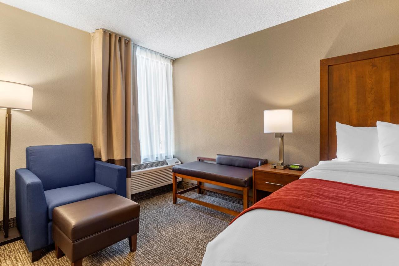 King Room - Disability Access/Non-Smoking at Comfort Inn University