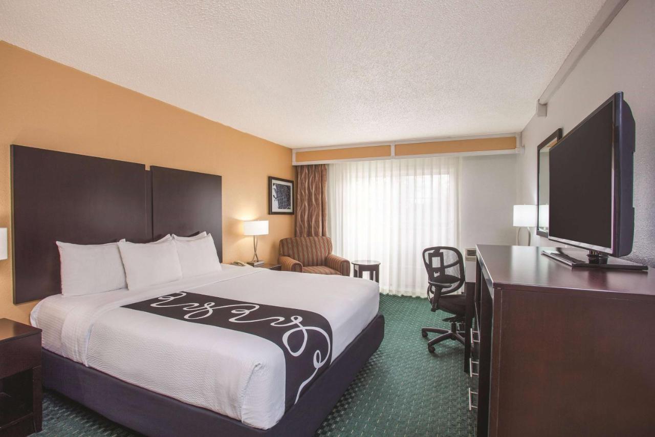 Deluxe King Room at La Quinta Inn by Wyndham Berkeley
