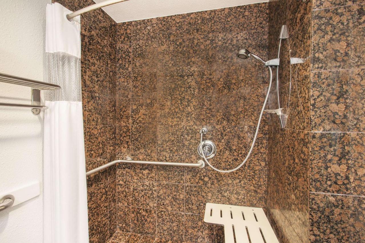 King Room with Bath Tub - Mobility/Hearing Accessible - Non-Smoking at La Quinta Inn by Wyndham Berkeley