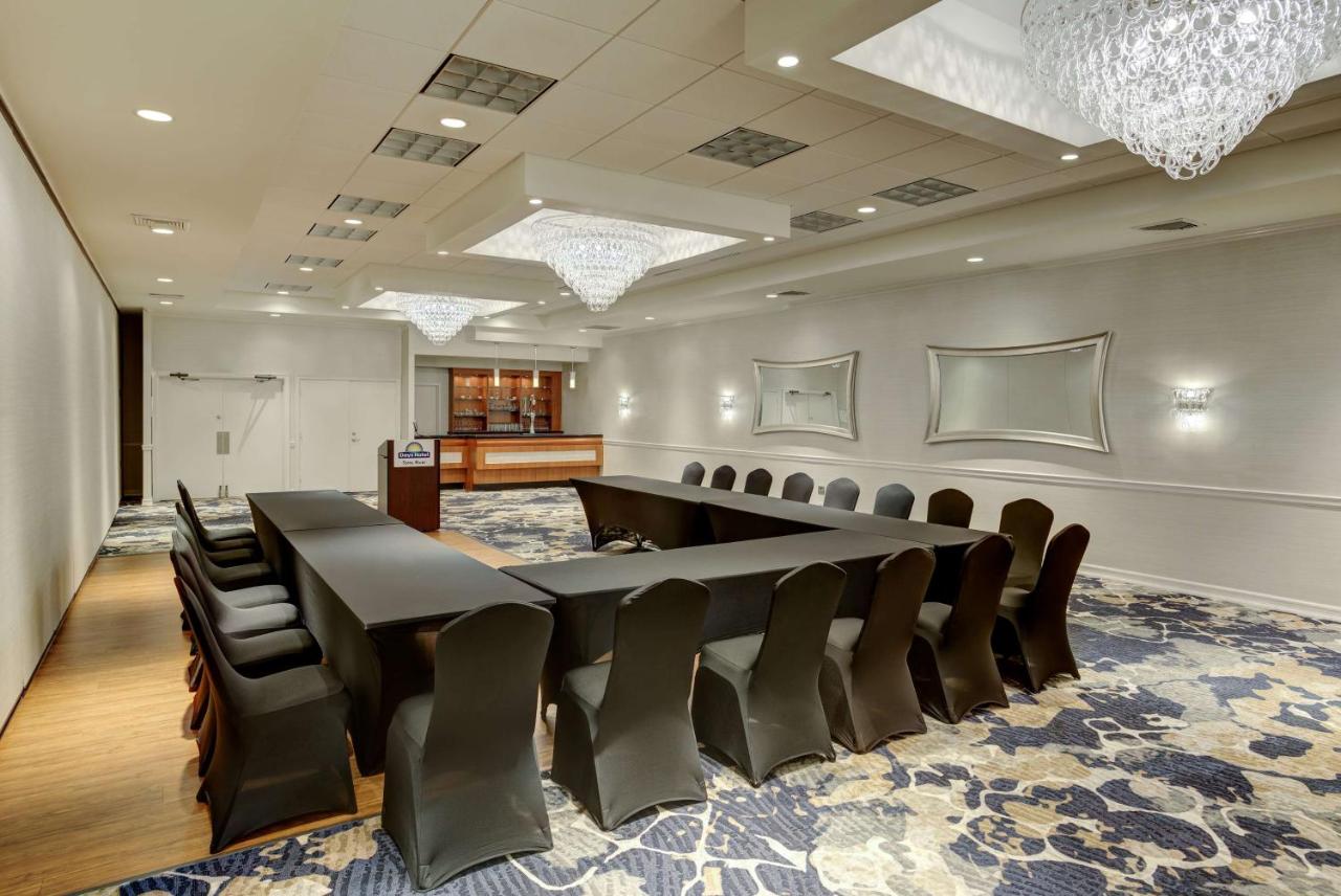 | Days Hotel by Wyndham Toms River Jersey Shore