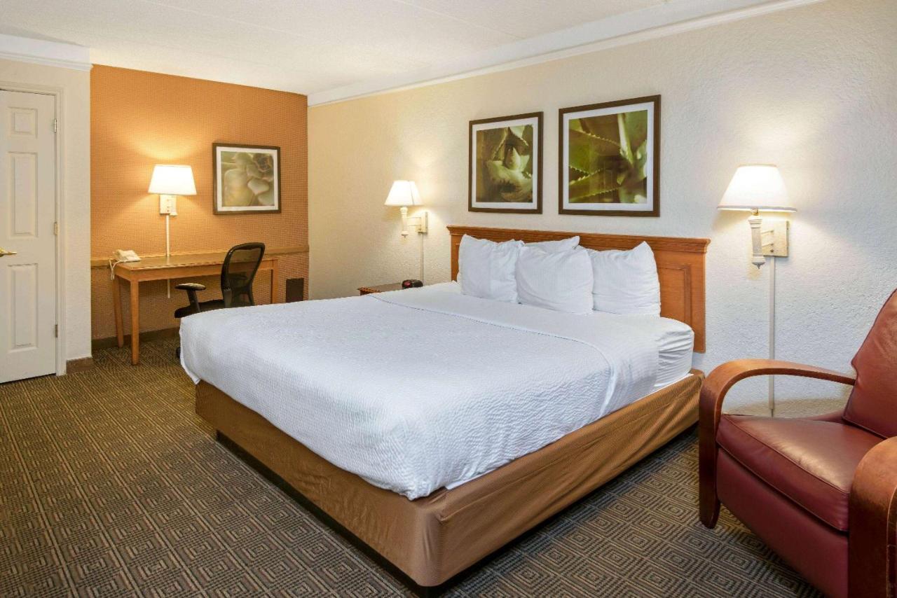 Standard Room with One King Bed at La Quinta Inn by Wyndham San Antonio Market Square