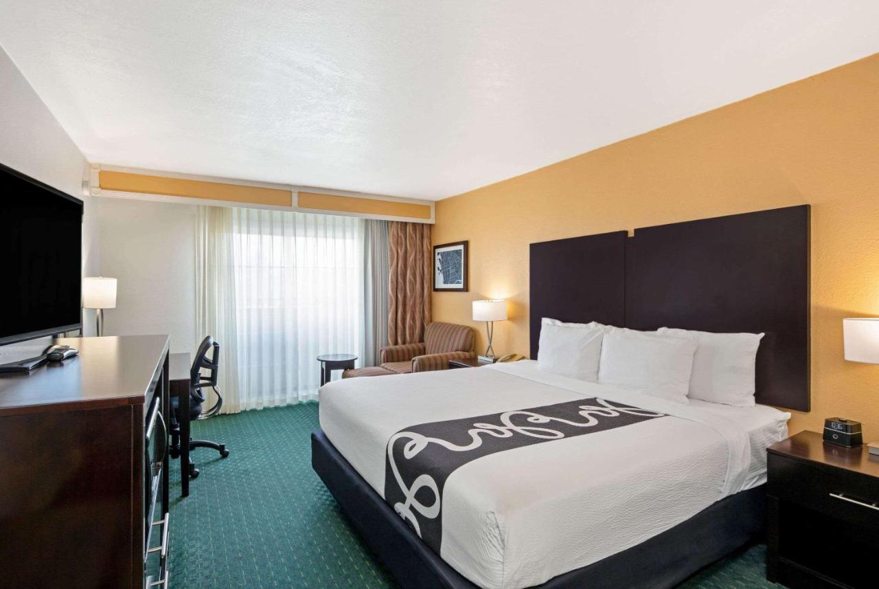 Deluxe King Room at La Quinta Inn by Wyndham Berkeley