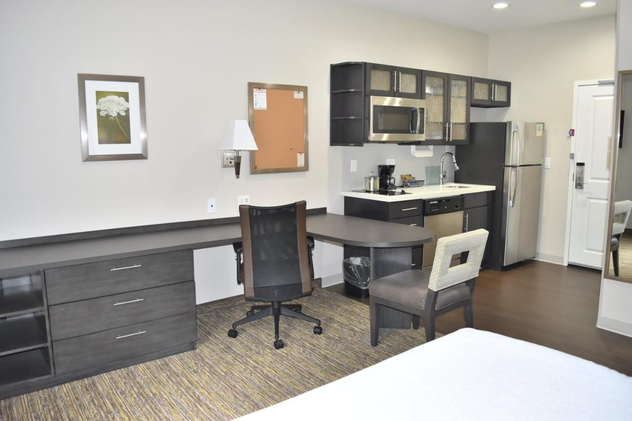 | Candlewood Suites Independence, an IHG Hotel