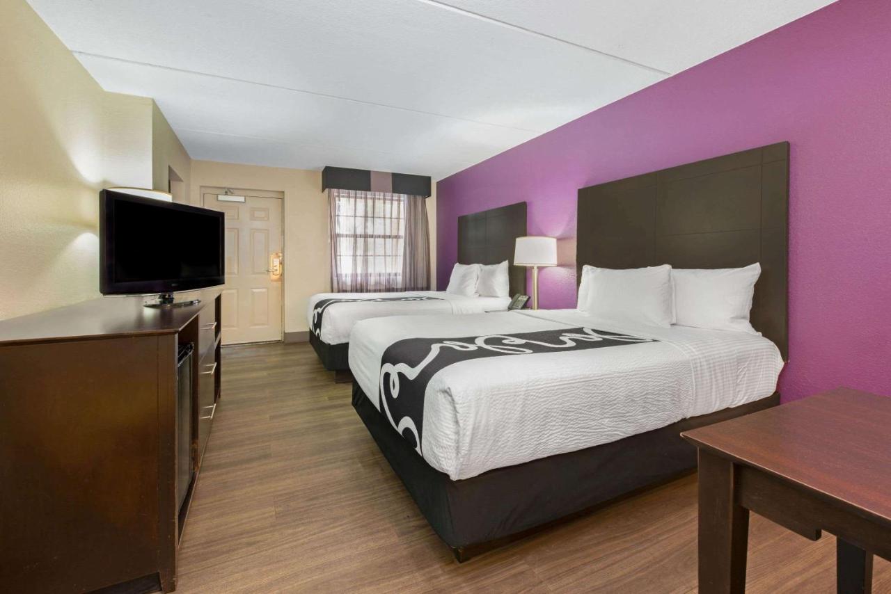 Deluxe Double Room with Two Double Beds at La Quinta Inn by Wyndham Miami Airport North