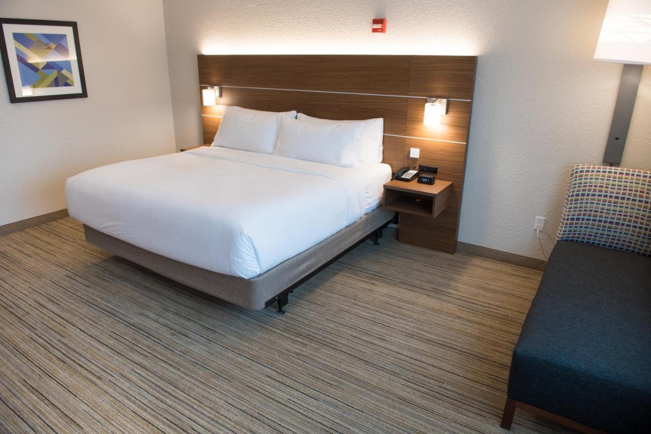 | Holiday Inn Express & Suites - Fort Wayne North, an IHG Hotel