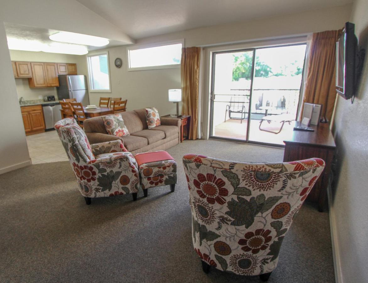 | Multi Resorts at Villas at Southgate