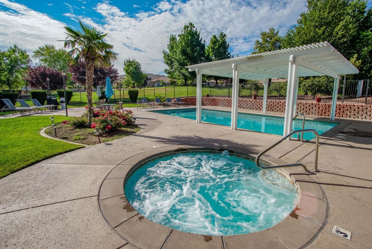 | Multi Resorts at Villas at Southgate