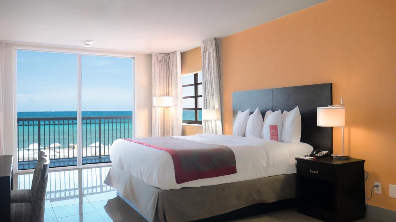 King Bed, Oceanfront View, Non-Smoking at Ramada Plaza by Wyndham Marco Polo Beach Resort
