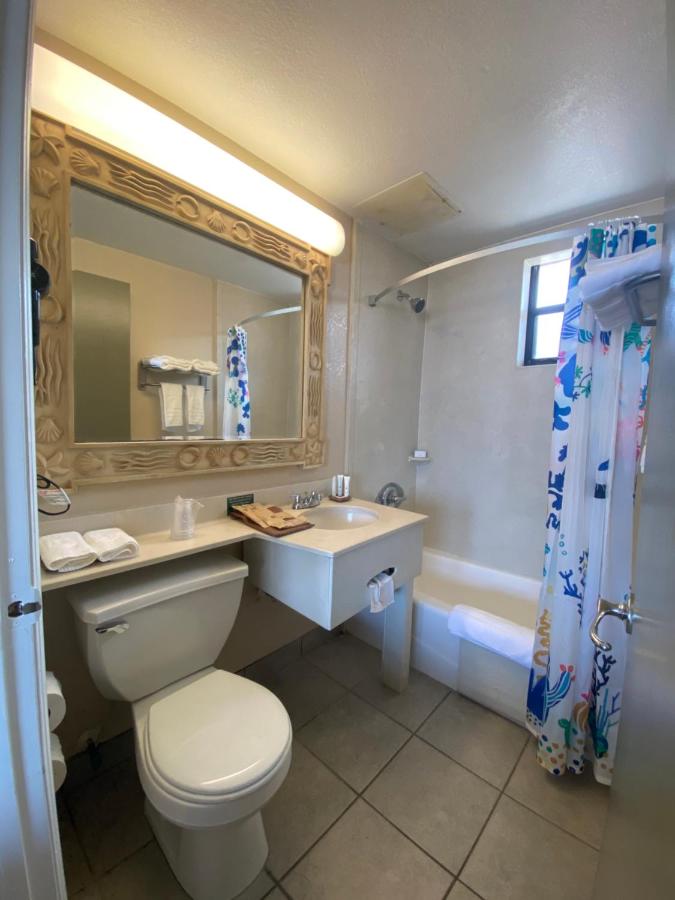 | Sandals Inn