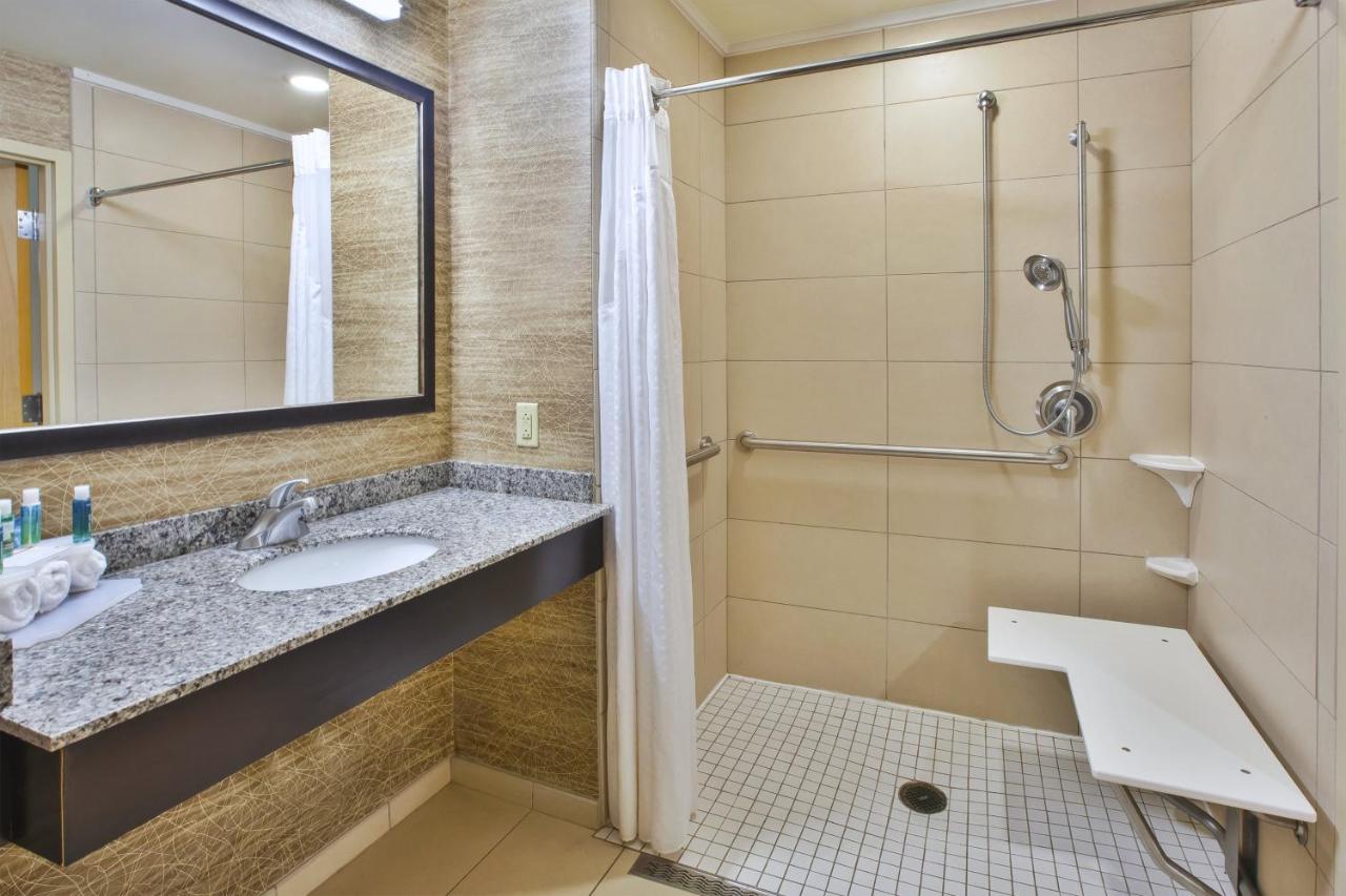 Twin Room - Mobility Access at Holiday Inn Express & Suites Geneva Finger Lakes, an IHG Hotel