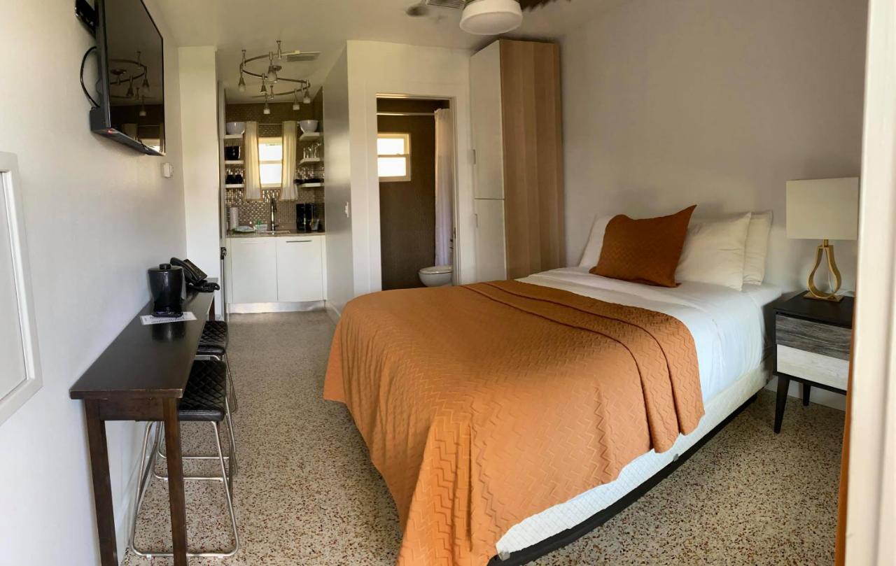  | Captiva Beach Resort (open private beach access)
