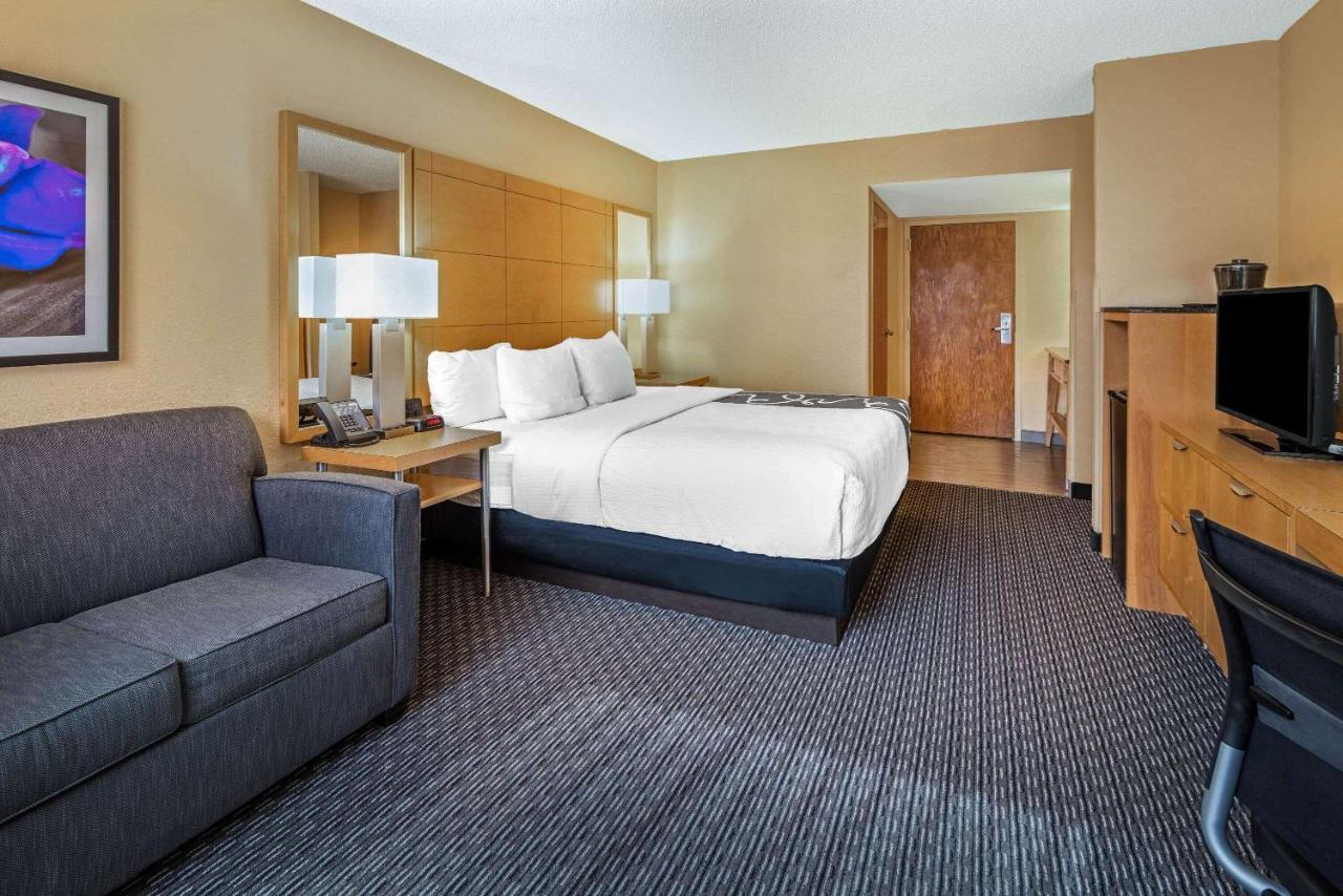 King Room - Non-Smoking at La Quinta Inn & Suites by Wyndham Naples Downtown
