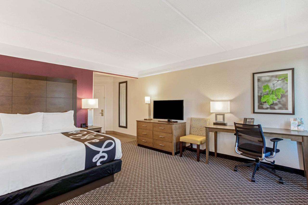 Executive King Room with Sofa Bed at La Quinta Inn & Suites by Wyndham Panama City