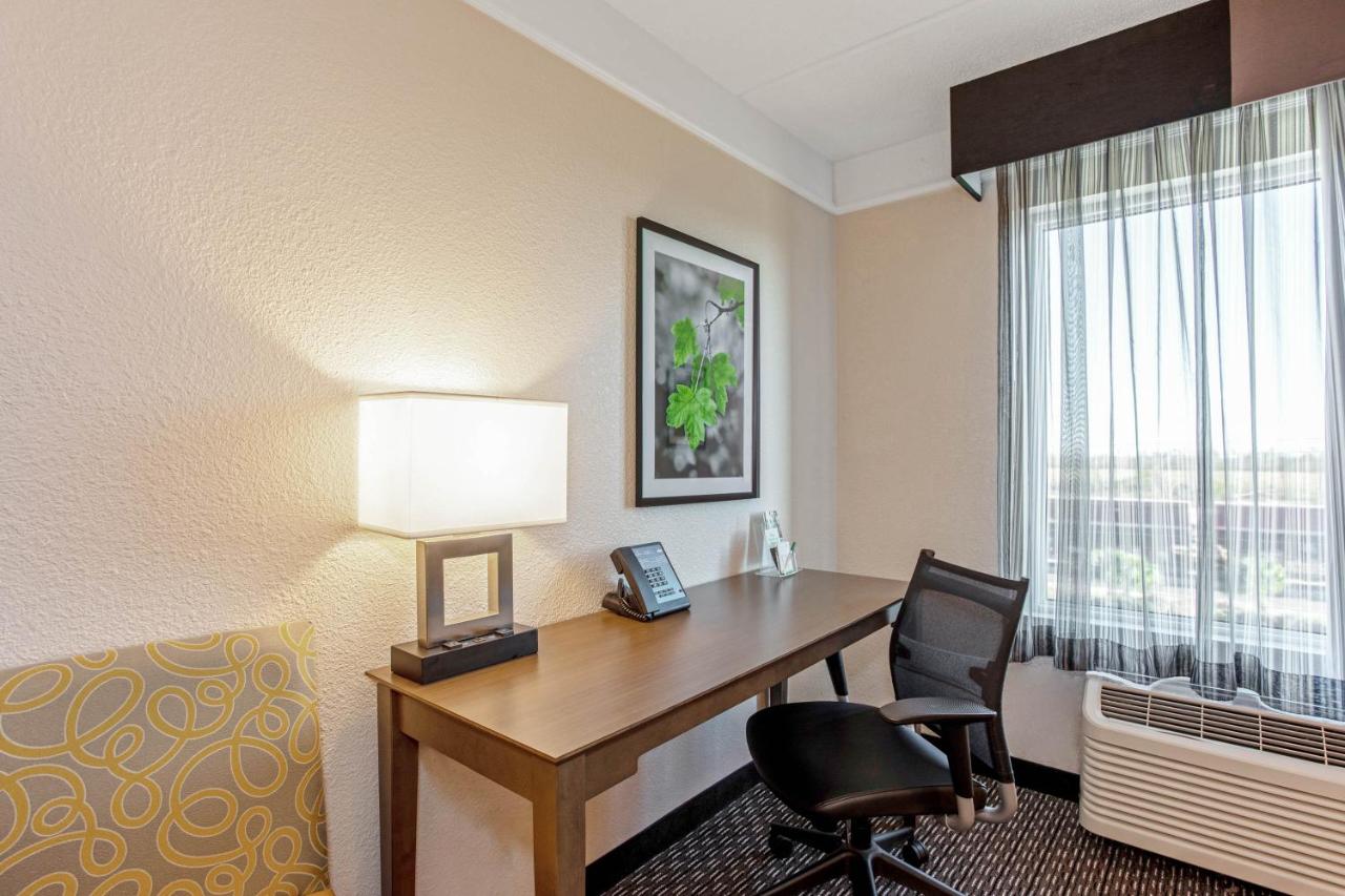 Executive King Room with Sofa Bed at La Quinta Inn & Suites by Wyndham Panama City