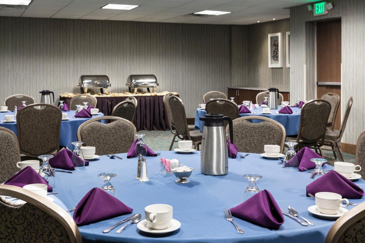 | Holiday Inn Rock Island-Quad Cities, an IHG Hotel