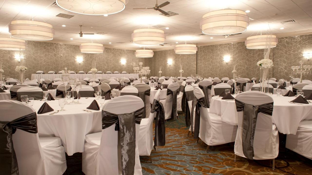 | Holiday Inn Rock Island-Quad Cities, an IHG Hotel