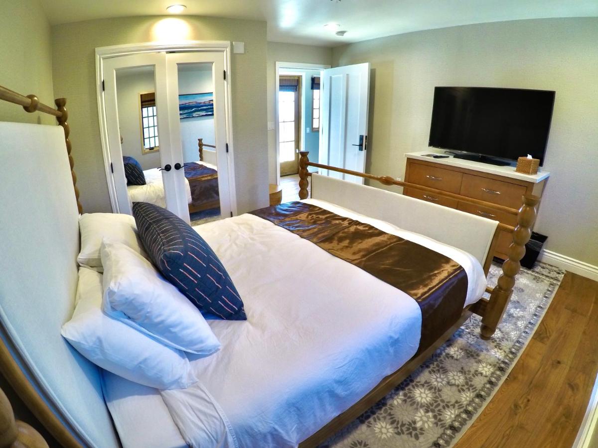 Three-Bedroom Penthouse at Zane Grey Pueblo Hotel