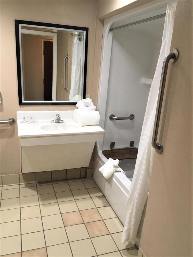  | Holiday Inn Express & Suites Asheboro