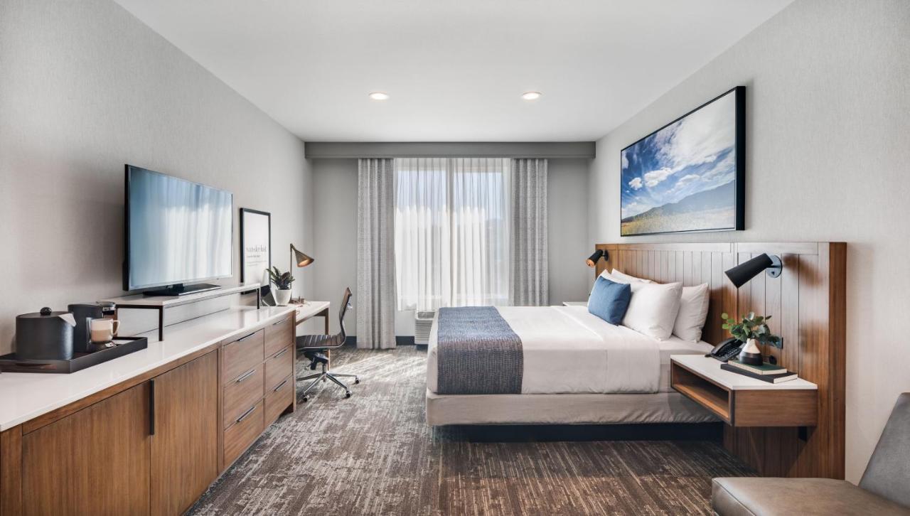 Deluxe King Room at Ayres Hotel Vista Carlsbad