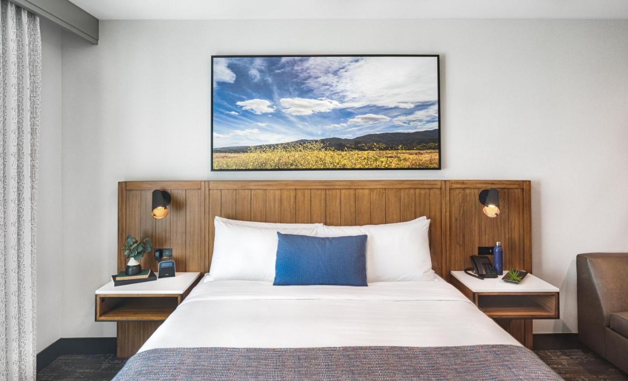 Deluxe King Room at Ayres Hotel Vista Carlsbad