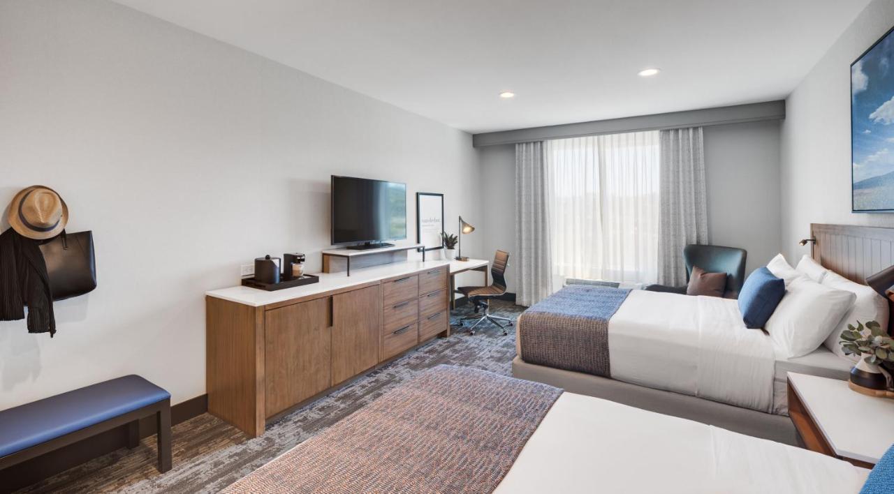 Queen Room - Disability Access at Ayres Hotel Vista Carlsbad