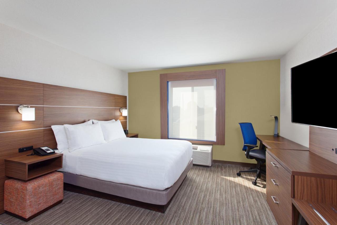 Queen Room at Holiday Inn Express West Los Angeles, an IHG Hotel