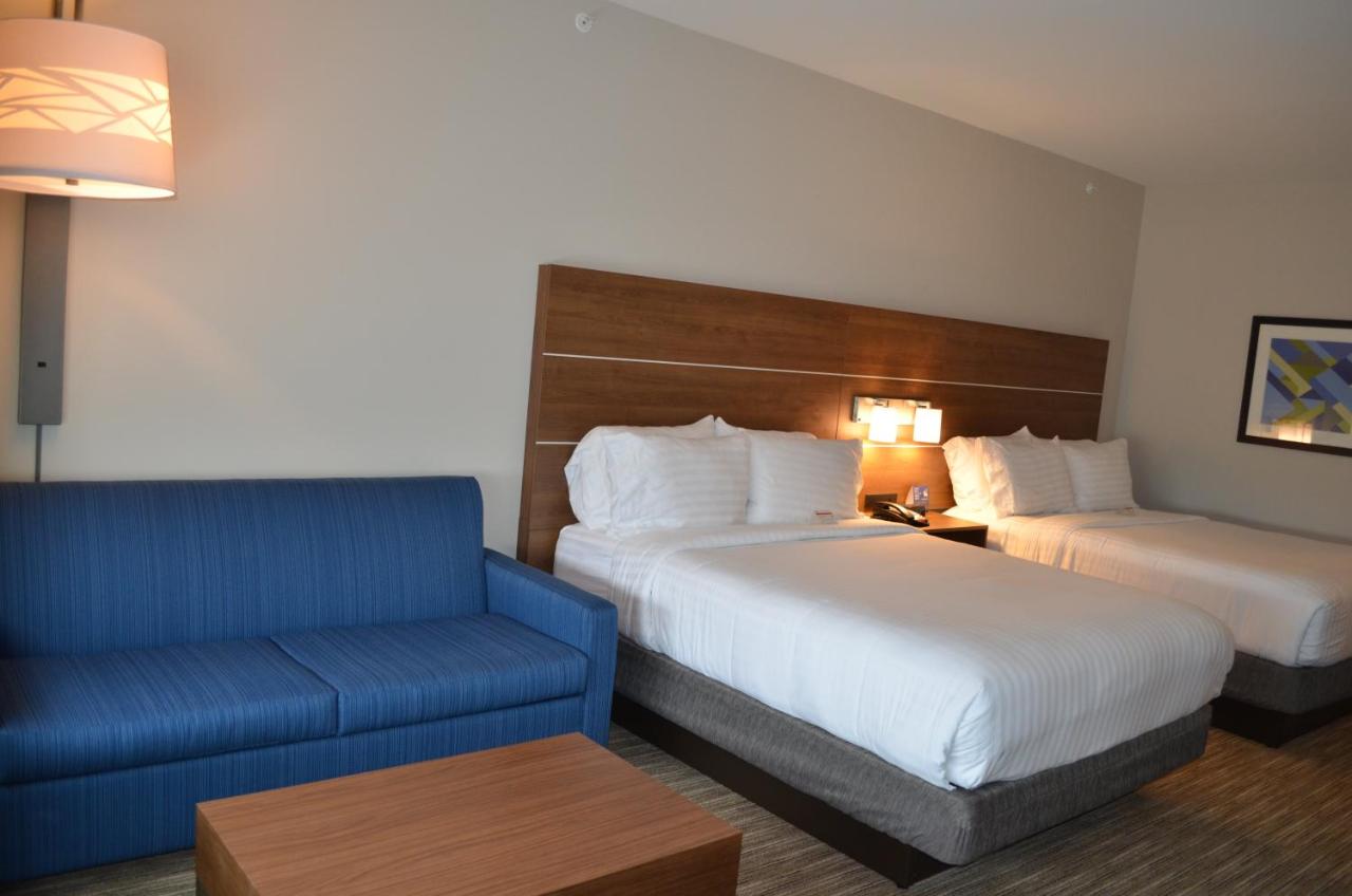 | Holiday Inn Express & Suites Charlotte NE - University Area